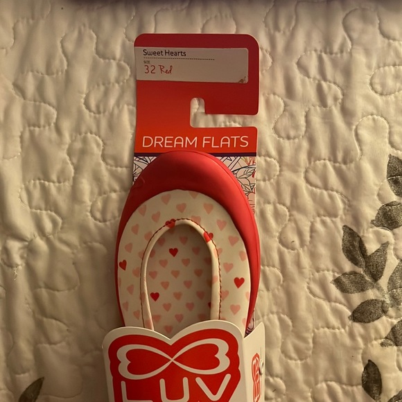 1/$10 or 2/$15 LUV DREAM FLATS Sweet Hearts Red Euro size 32 (1) - Picture 4 of 5